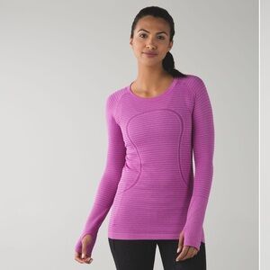 Lululemon Swiftly Tech Long Sleeve Crew
Heathered Ultra Violet